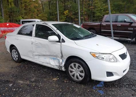 2010 Toyota Corolla Le z USA, uszkodzony, nr VIN 2T1BU4EE5AC321760